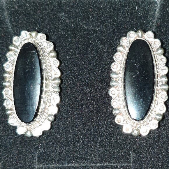 Vintage Navajo Native American Black Onyx Sterling Silver Screw-Back Earrings - Picture 14 of 17